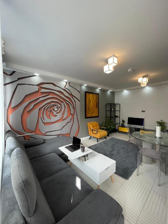 Апартаменты Bright: Flat With Balcony - Kitchen - Free Parking Берлин Экстерьер фото